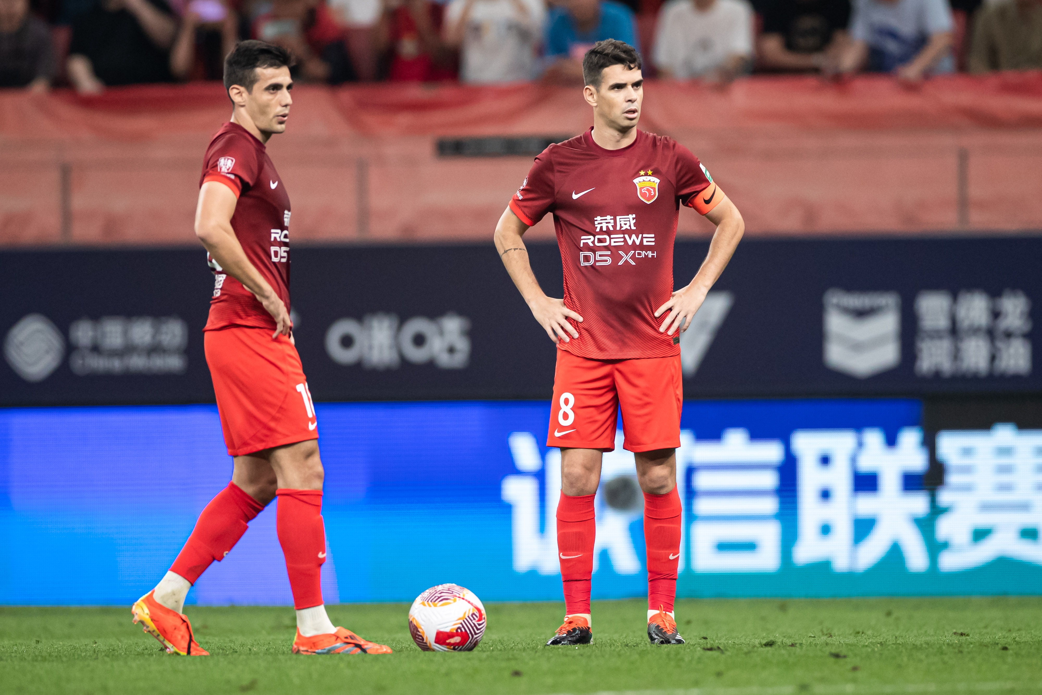 国际比赛日中超焦点战,广州队复出首秀,赛场秩序良好,年轻球员得到机会 国际比赛日中超焦点战,广州队复出首秀,赛场秩序良好,年轻球员得到机会