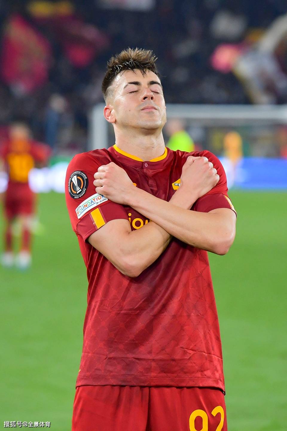 费耶诺德发布备战花絮，今晨门线救险，国王杯任务艰巨，团队化学反应显著(费耶诺德女足最新消息)