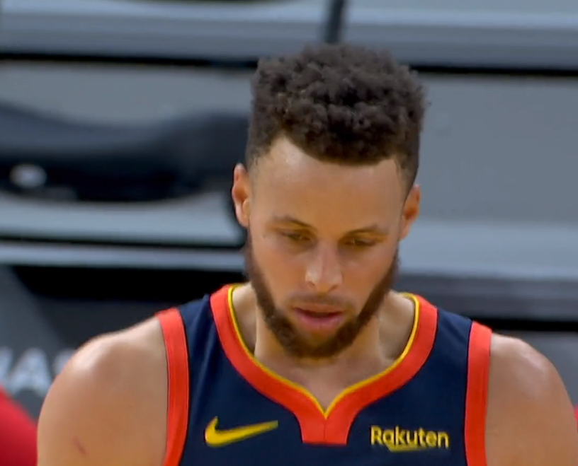 莱万多夫斯基在勇士比赛中绝杀，绝杀引发热议！的简单介绍